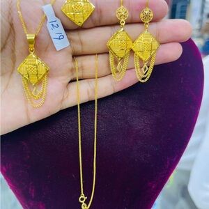 Elegant Gold pure gold